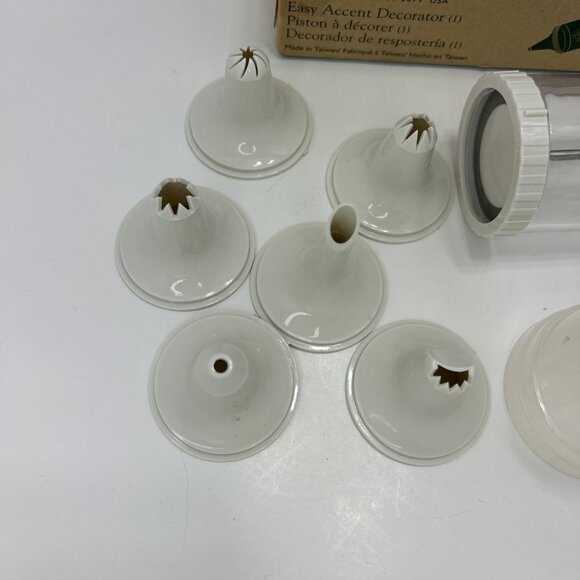 PAMPERED CHEF EASY ACCENT DECORATOR 1775-02 IN BOX CAKE DECORATOR - Picture 3 of 7